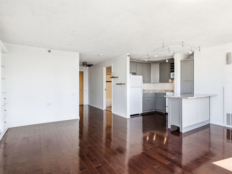 1122 N Clark Street Chicago IL 60610