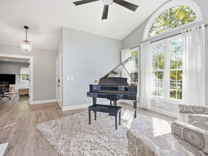 576 Shagbark Drive Elgin IL 60123