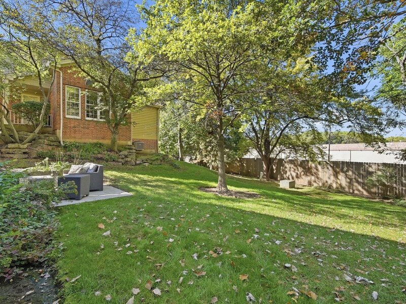 576 Shagbark Drive Elgin IL 60123