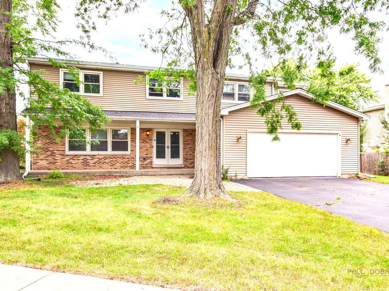 562 Applegate Lane Lake Zurich IL 60047