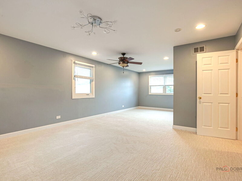 562 Applegate Lane Lake Zurich IL 60047