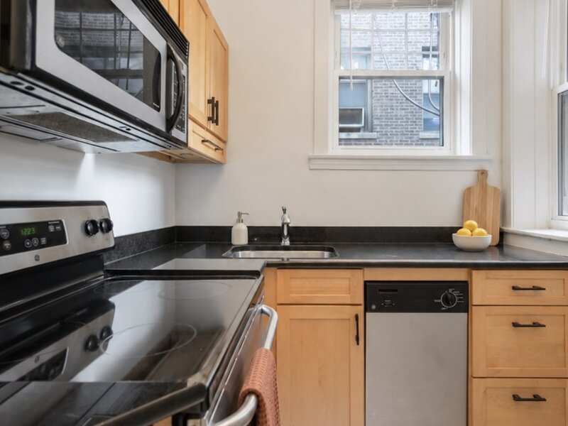 4310 N Clarendon Avenue Chicago IL 60613