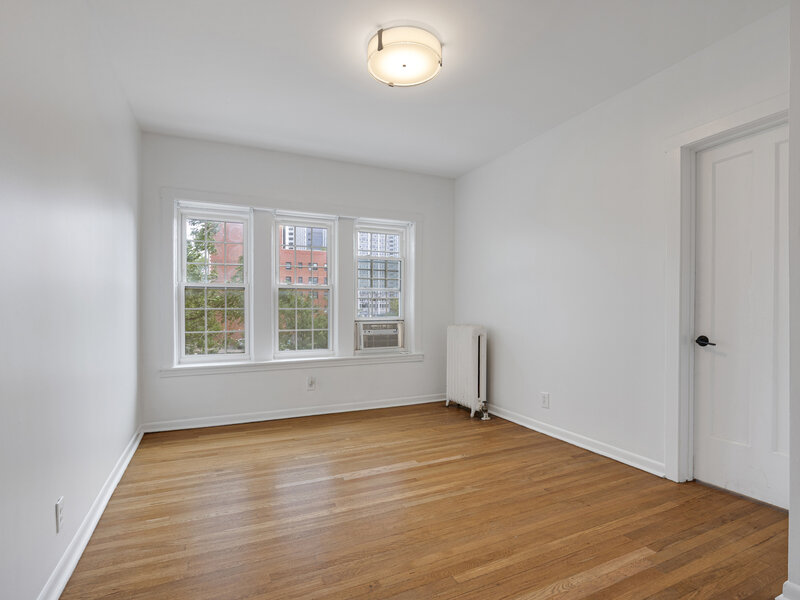 4310 N Clarendon Avenue Chicago IL 60613