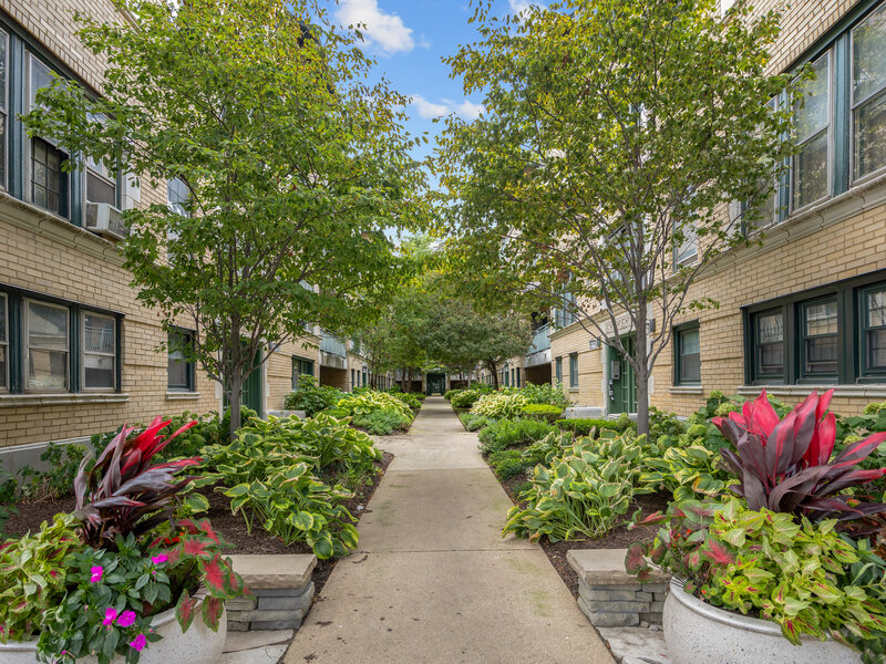 4310 N Clarendon Avenue Chicago IL 60613