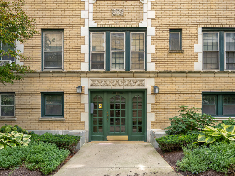 4310 N Clarendon Avenue Chicago IL 60613