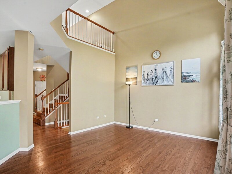 444 Vaughn Circle Aurora IL 60502