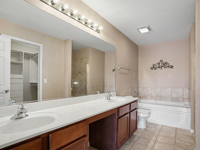 444 Vaughn Circle Aurora IL 60502