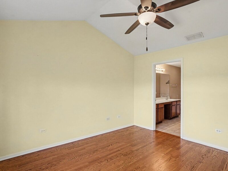 444 Vaughn Circle Aurora IL 60502