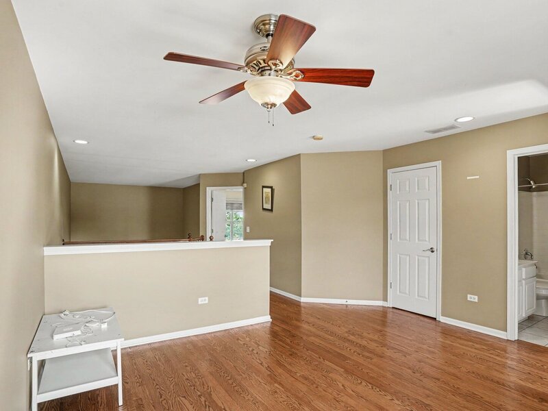444 Vaughn Circle Aurora IL 60502