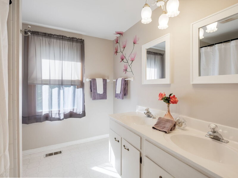 1717 Victoria Road Mundelein IL 60060