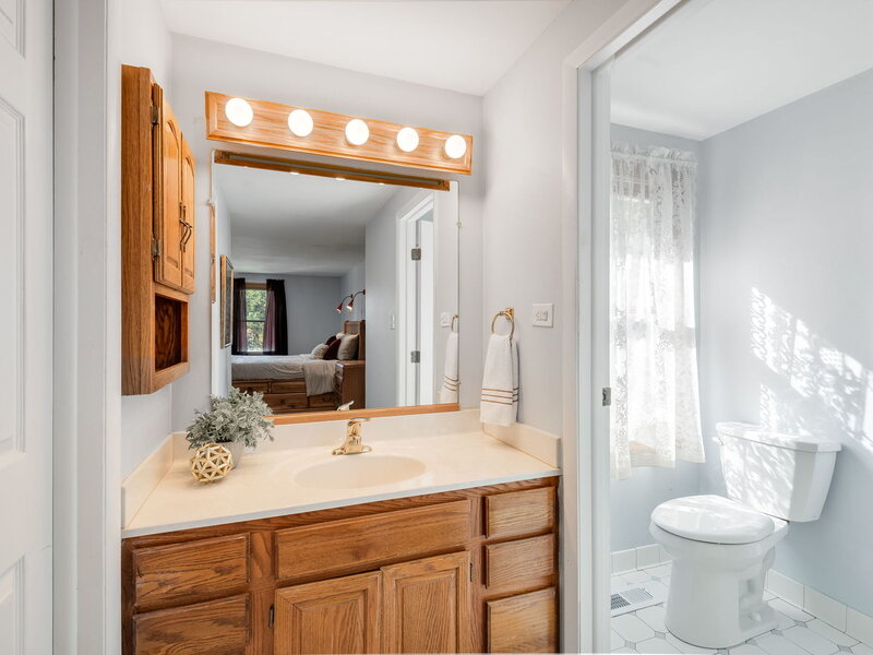1717 Victoria Road Mundelein IL 60060
