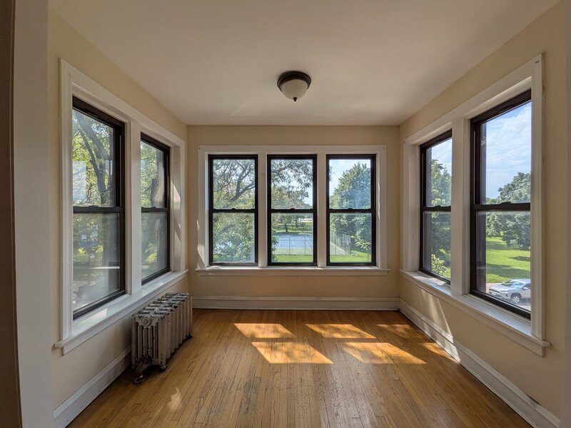 644 E 51st Street Chicago IL 60615
