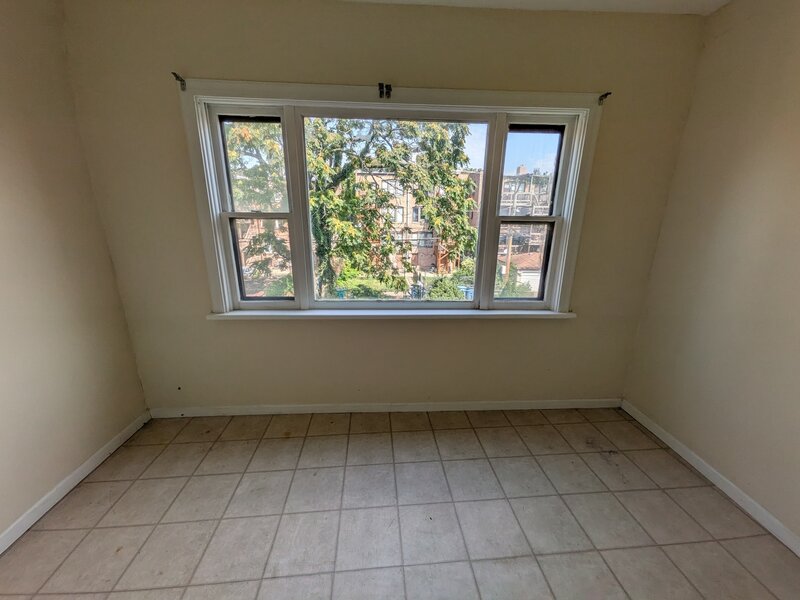 644 E 51st Street Chicago IL 60615