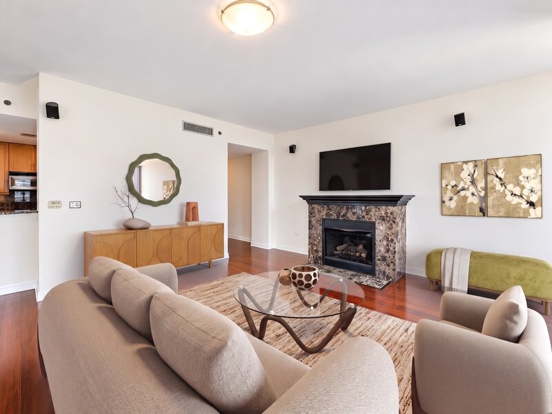 21 E Huron Street Chicago IL 60611