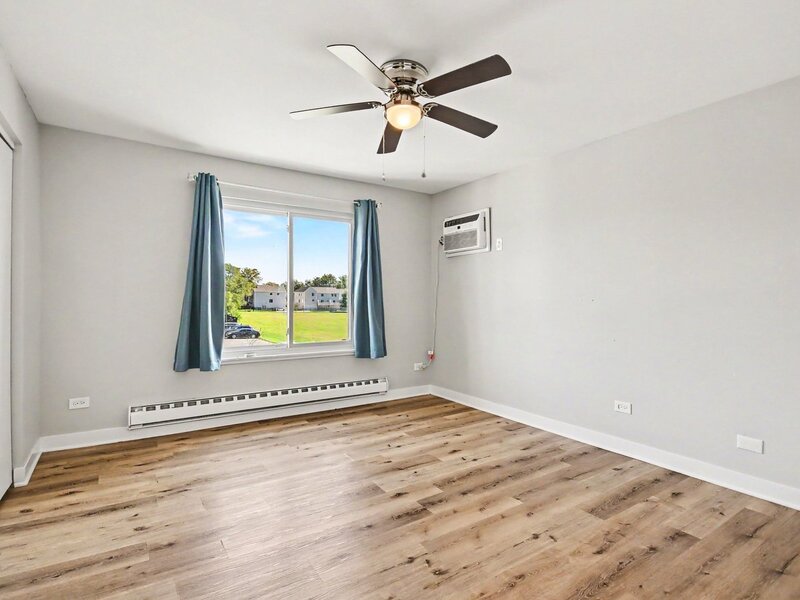 280 Canterbury Lane Bolingbrook IL 60440