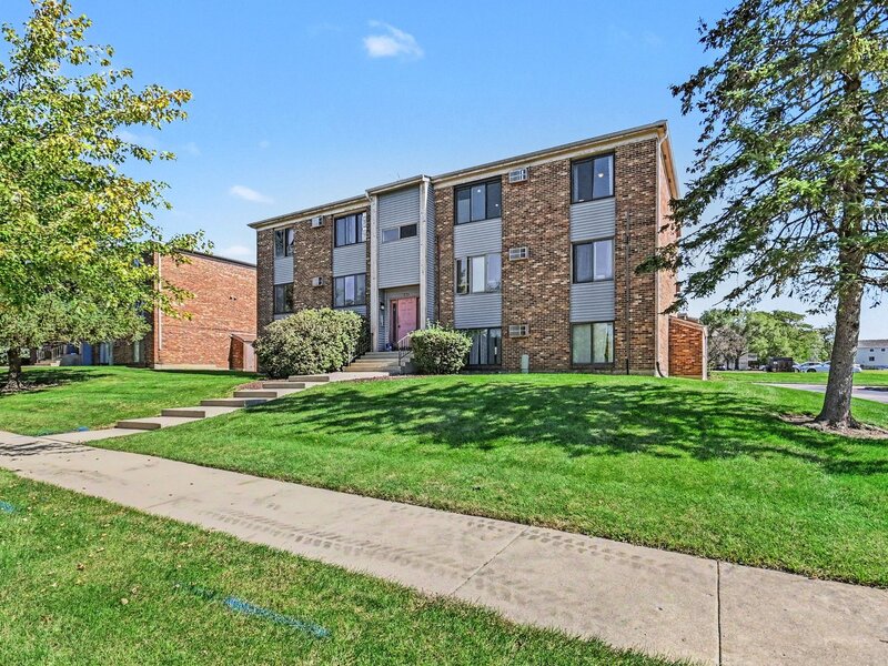 280 Canterbury Lane Bolingbrook IL 60440