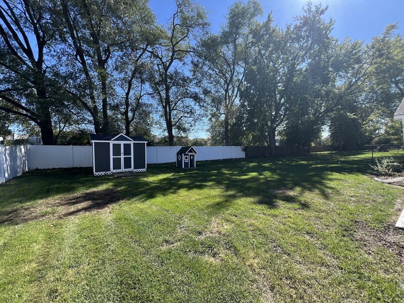196 Green Court Streamwood IL 60107