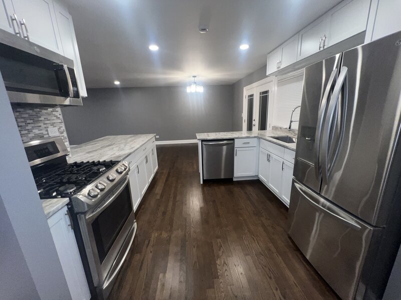 196 Green Court Streamwood IL 60107