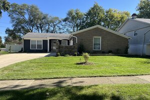 Photo of 196 Green Court Streamwood IL 60107