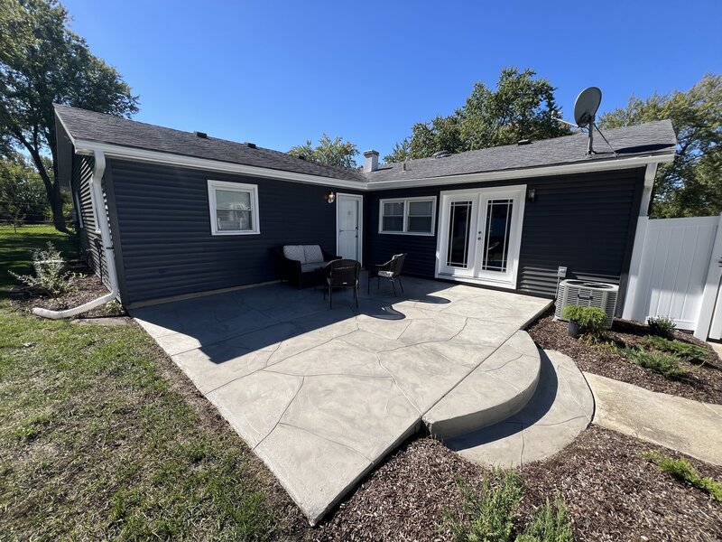 196 Green Court Streamwood IL 60107