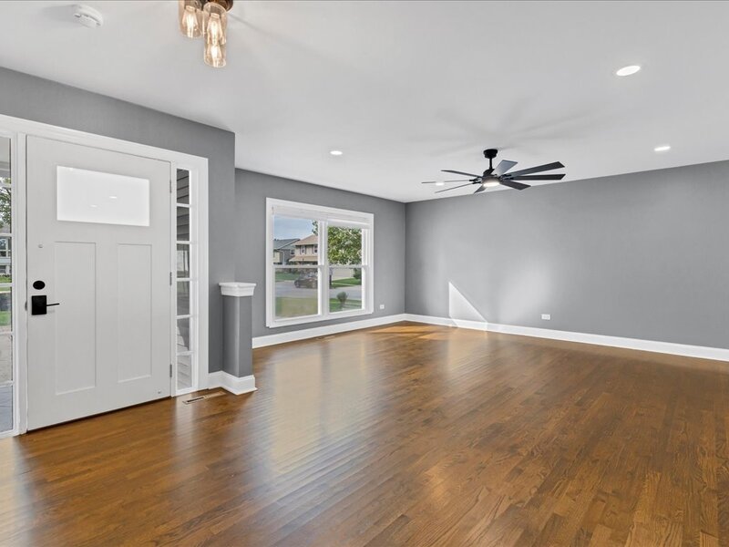 196 Green Court Streamwood IL 60107