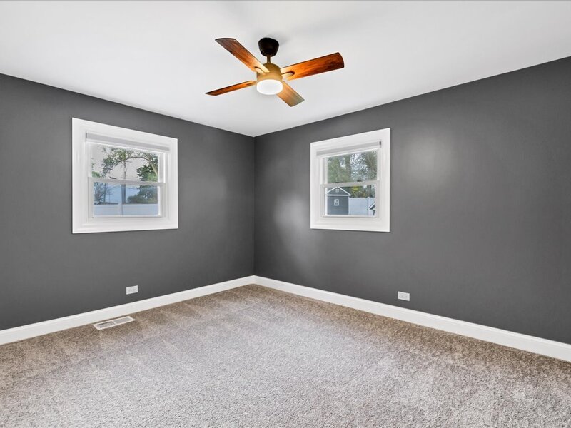 196 Green Court Streamwood IL 60107