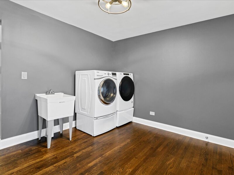 196 Green Court Streamwood IL 60107