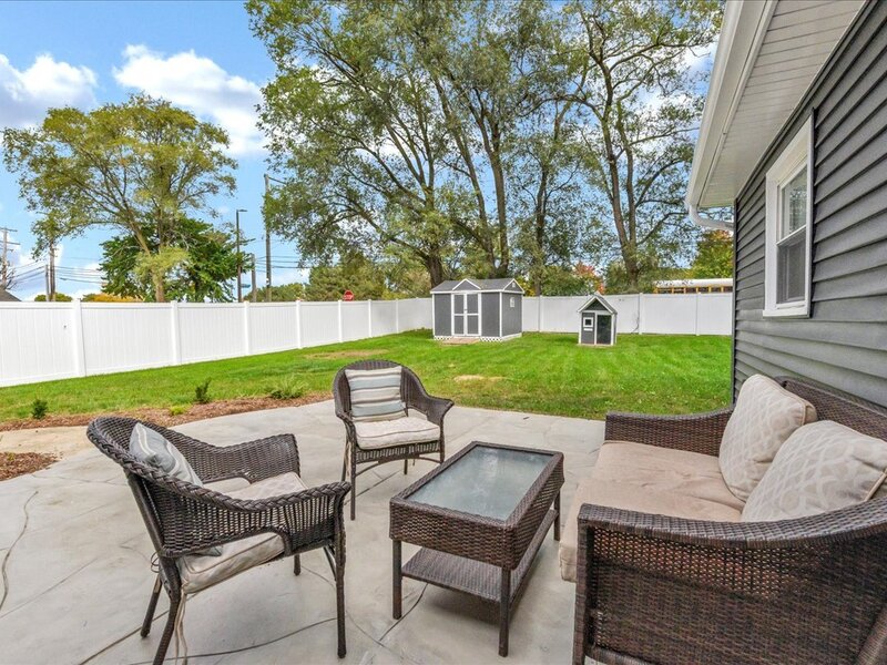 196 Green Court Streamwood IL 60107