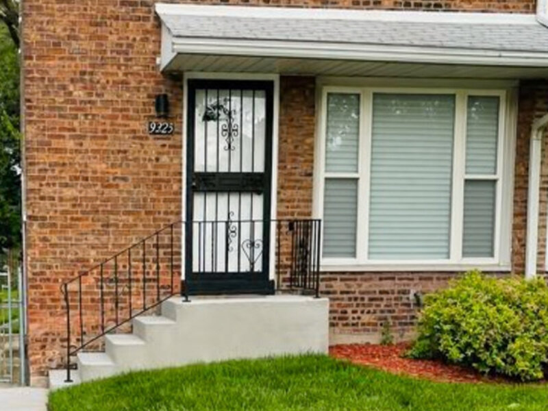9323 S Calumet Avenue Chicago IL 60619