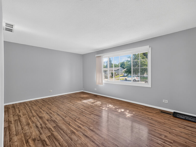 1622 W Celebrity Circle Hanover Park IL 60133