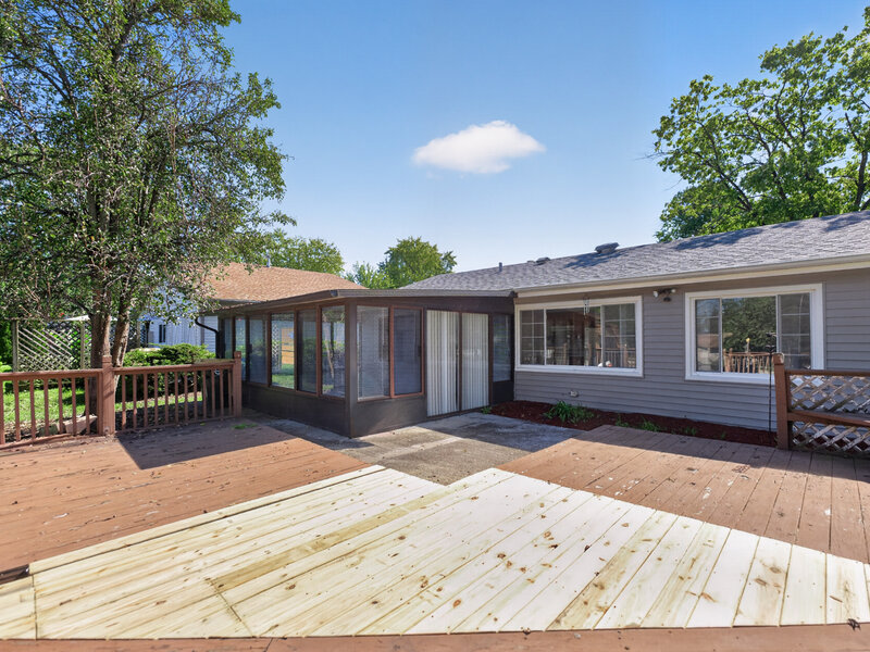 1622 W Celebrity Circle Hanover Park IL 60133