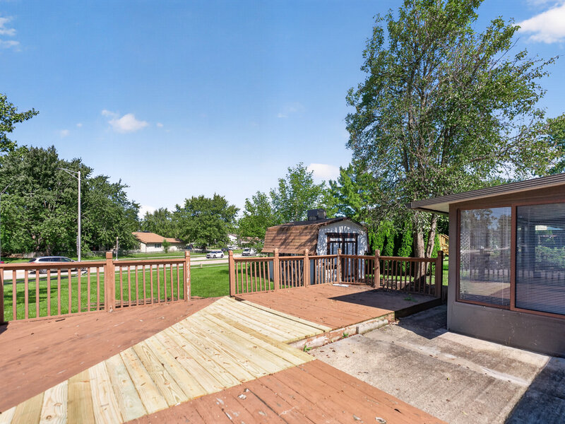1622 W Celebrity Circle Hanover Park IL 60133