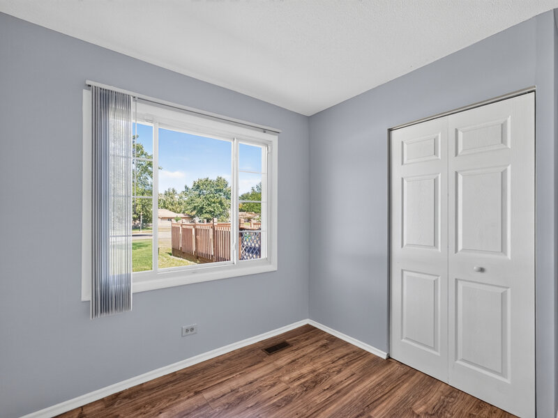 1622 W Celebrity Circle Hanover Park IL 60133