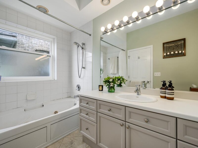 3306 N Clifton Avenue Chicago IL 60657