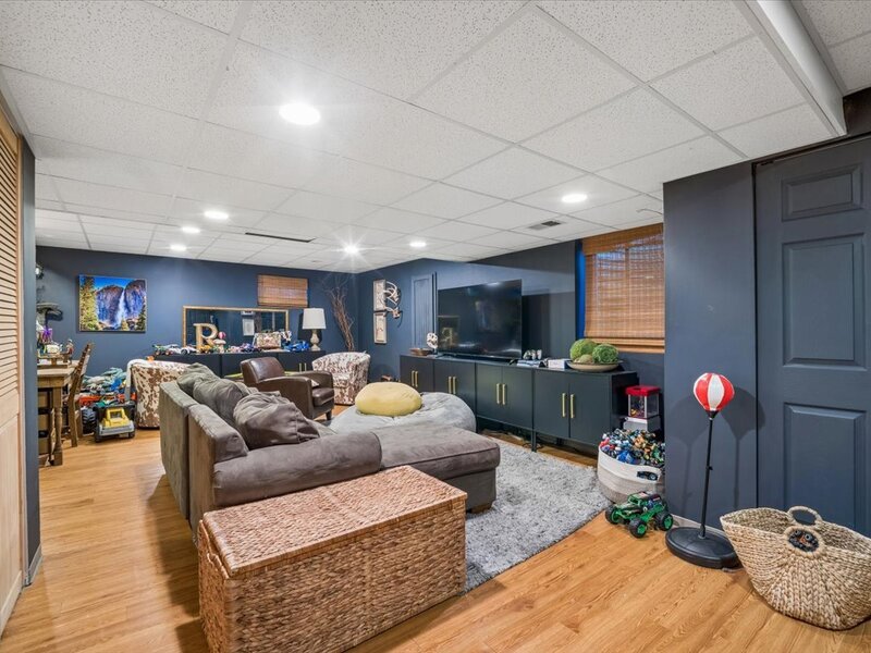 2103 Olde Mill Lane Mchenry IL 60050