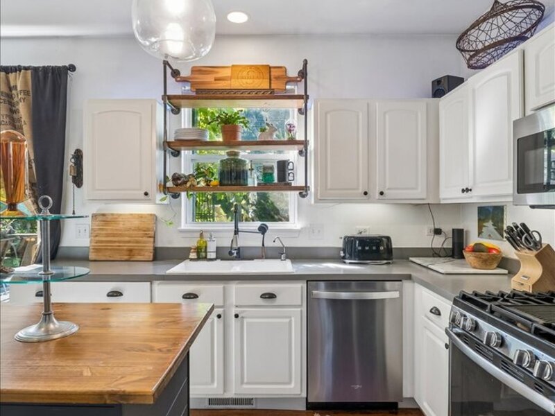 2103 Olde Mill Lane Mchenry IL 60050