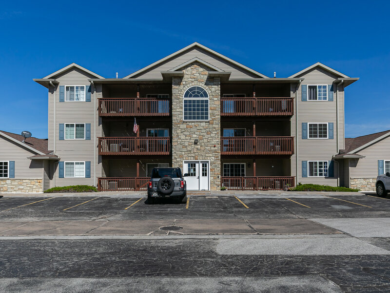 121 E Price Street Eldridge IA 52748