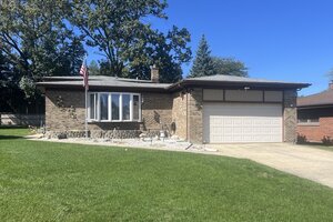 Photo of 3004 S Lynn Court Mount Prospect IL 60056