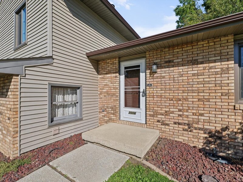 2006 Clover Court Champaign IL 61821