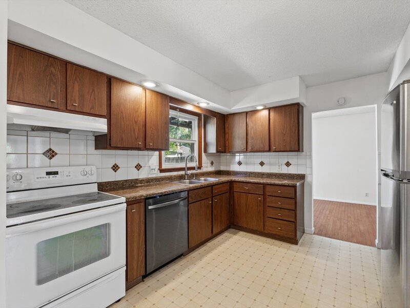 2006 Clover Court Champaign IL 61821