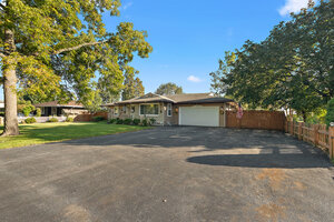 Photo of 901 E 1st Street Lockport IL 60441