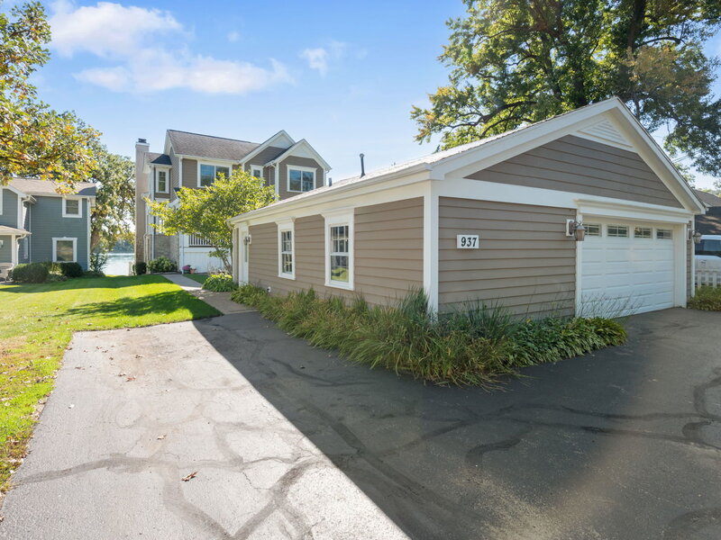 937 N Shore Drive Crystal Lake IL 60014