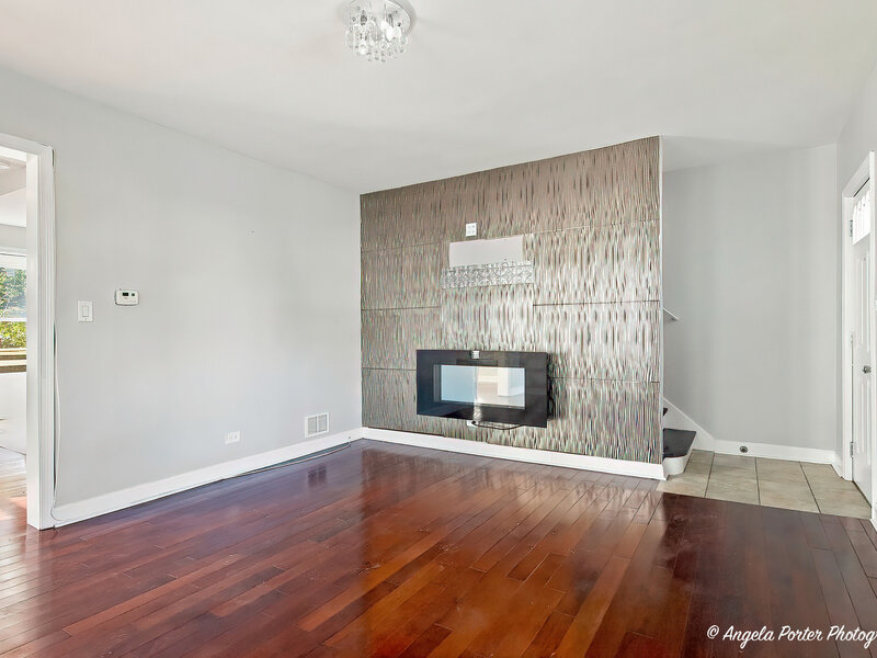 407 4th Street Waukegan IL 60085