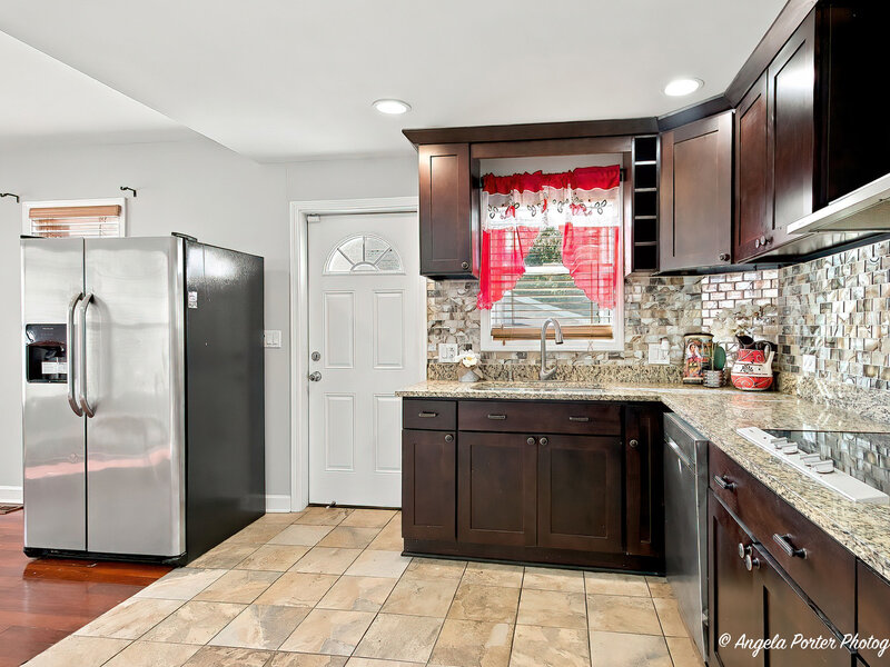 407 4th Street Waukegan IL 60085