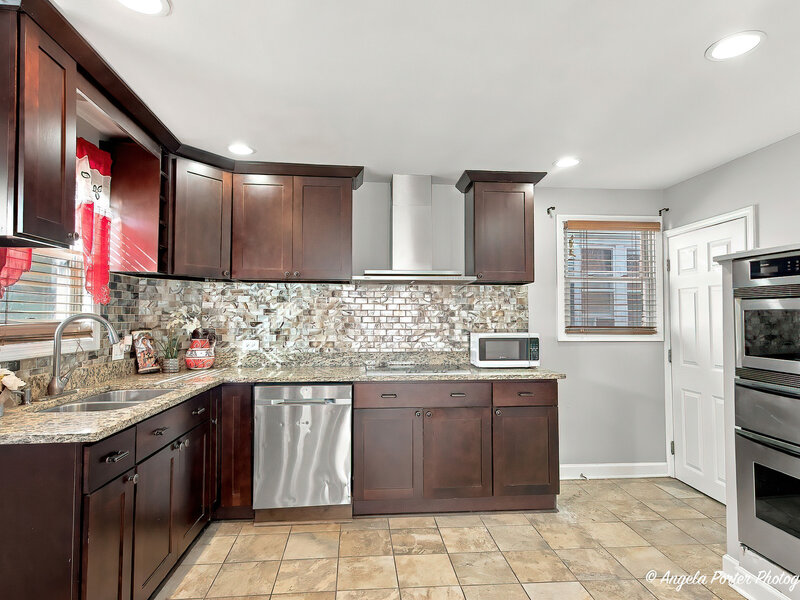 407 4th Street Waukegan IL 60085