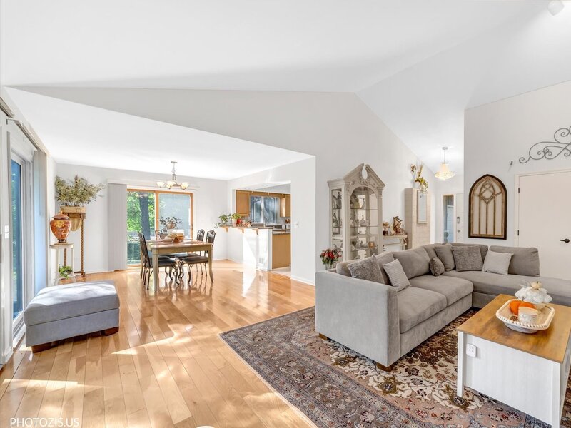 34017 N Lakeside Drive Grayslake IL 60030