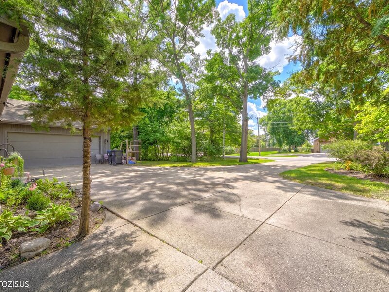 34017 N Lakeside Drive Grayslake IL 60030