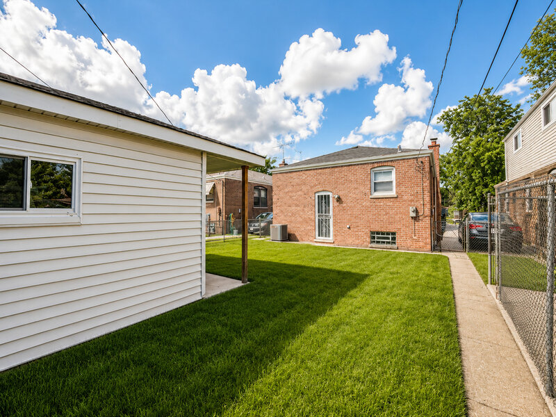 12520 S Yale Avenue Chicago IL 60628