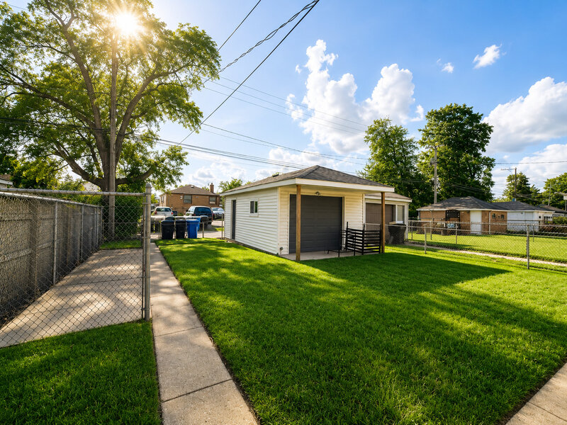 12520 S Yale Avenue Chicago IL 60628