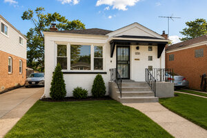 Photo of 12520 S Yale Avenue Chicago IL 60628